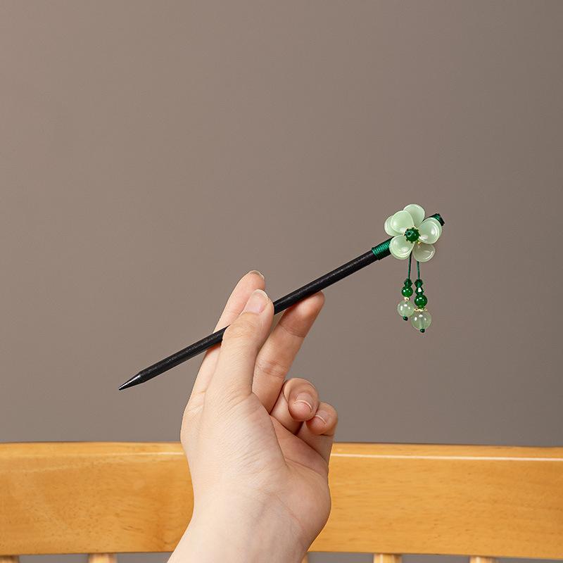 Elegant Flower Tassel Hairpin Little Fresh Green Series Wooden Hair Stick For Women Handmade Glaze Jewelry Hair Accessories