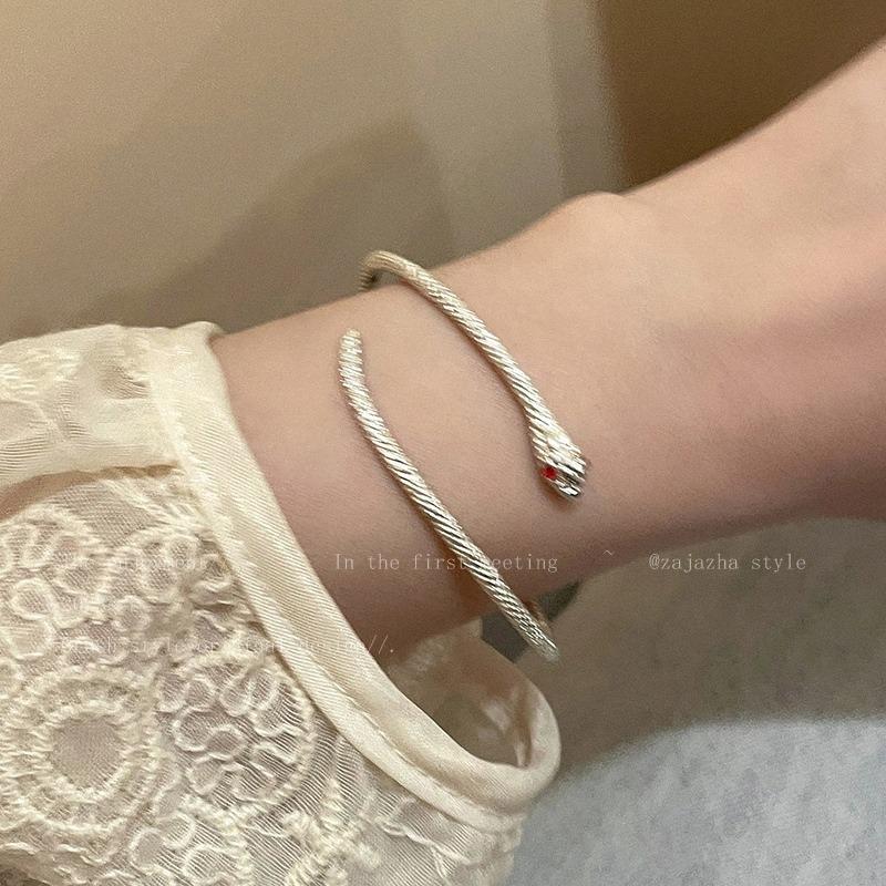 Silver Snake Winding Bracelet Women's Summer Niche Exquisite Bracelet Design Sense Individual Cold Wind Jewelry Irregular Design