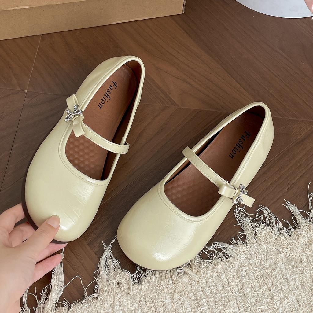 Red retro premium French flat bottom shallow mouth single shoes women's summer 2025 new with skirt versatile Mary Jane shoes
