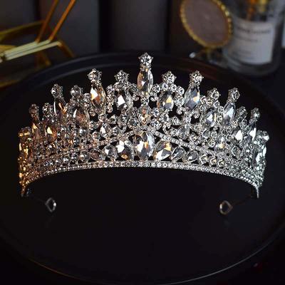 The Bride's Light Luxury Water Diamond Crown Exquisite Retro Crown  Grand Princess Headwear  High End Wedding Dress Runway Dress and Hair Accessory