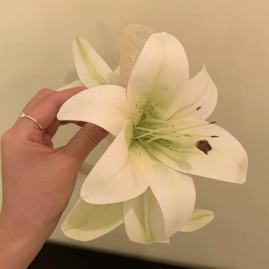 Elegant Purple Lily Flower Hair Claw Clip - Chic, High-End Design for Stunning Updos