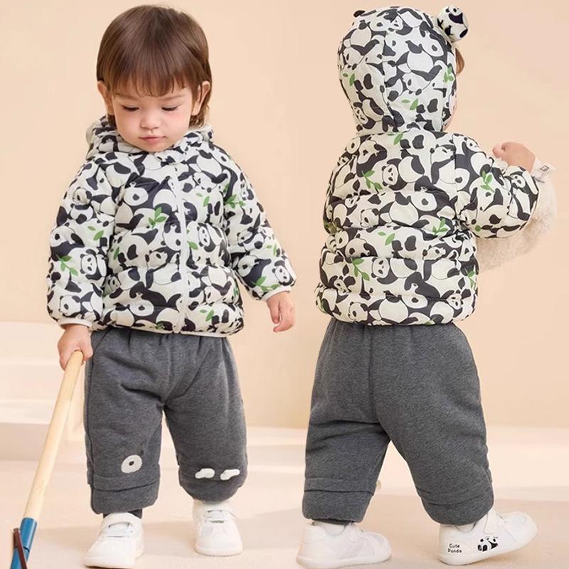 

Children s cotton-padded clothes baby boys 2025 foreign style boys cotton-padded clothes cute cartoon print hooded jacket autumn and winter clothes 140cm червоний