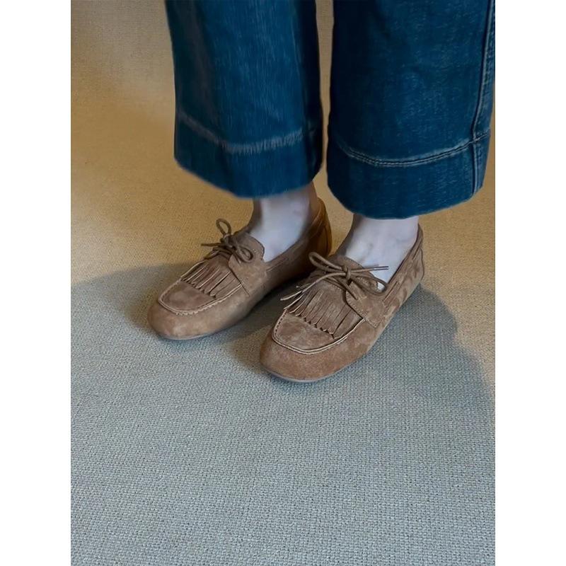 Versión de piel de oveja~ mocasines retro de ante y cuero de un solo pedal para mujer, zapatos de punta redonda con cordones, suela plana y flecos.