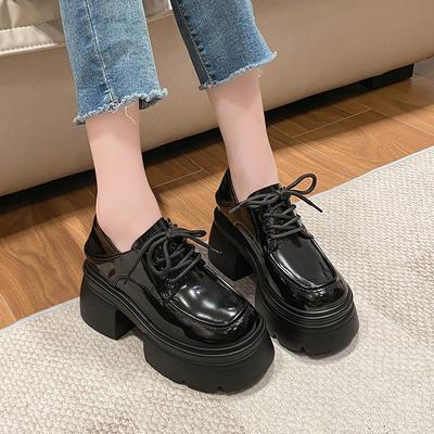 Herbst Neue Schuhe mit grobem Absatz Damen Runde Zehenpartie Riemen vorne Dicke Sohle Rutschfest Verschleißfest Niedrige Schuhe