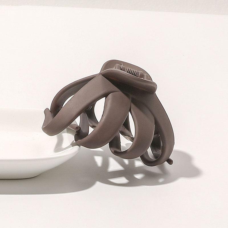 Vintage Hair Clips for Women Claw Clip Simplicity Elegant Irregular Shape Hairclip Girls Hair Accessories Hair Claw Barrettes. Brown