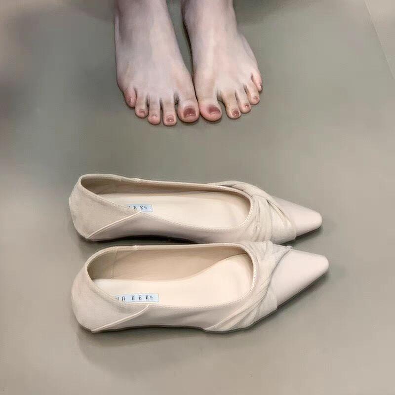 Fashion 2025 New French Temperament Pointed Toe Shallow Mouth Design Single Shoes Elegant Commuting Splicing