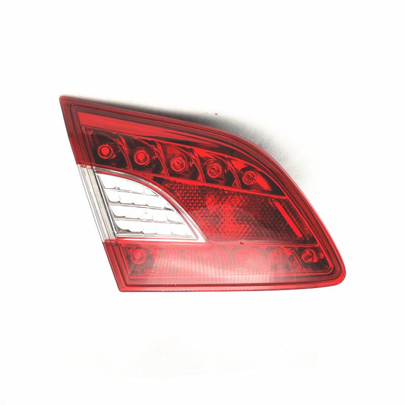 

Светодиодный задний фонарь в сборе для моделей New Sylphy 2012-2015 годов