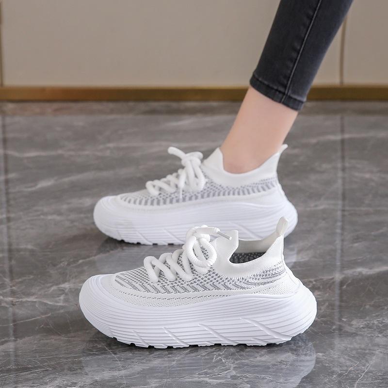 Stepping on shit feels breathable mesh sports little white shoes women's summer new fly-woven mesh shoes non-slip thick-soled casual dad shoes