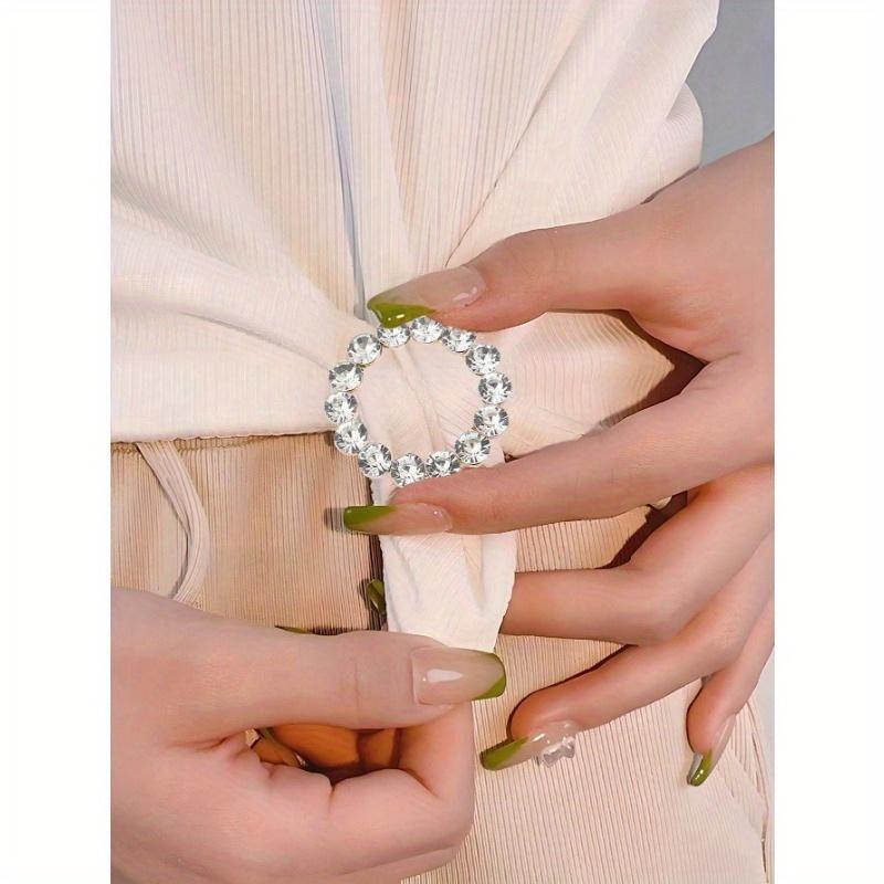 

1pc Fashion Buckle Clasp For Men/Women Shirt Jacket Clothing Decorative Accessories - D-Ring Scarf Clip, Shirt Bottom Knot Fasteners 1pc (heart Shape)
