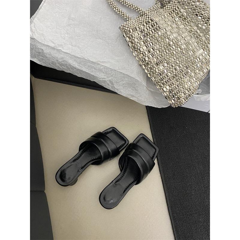 

French silver cool slippers women s fashion open-toed square-headed women s slippers 2025 new women s summer Korean version word 35 чёрный