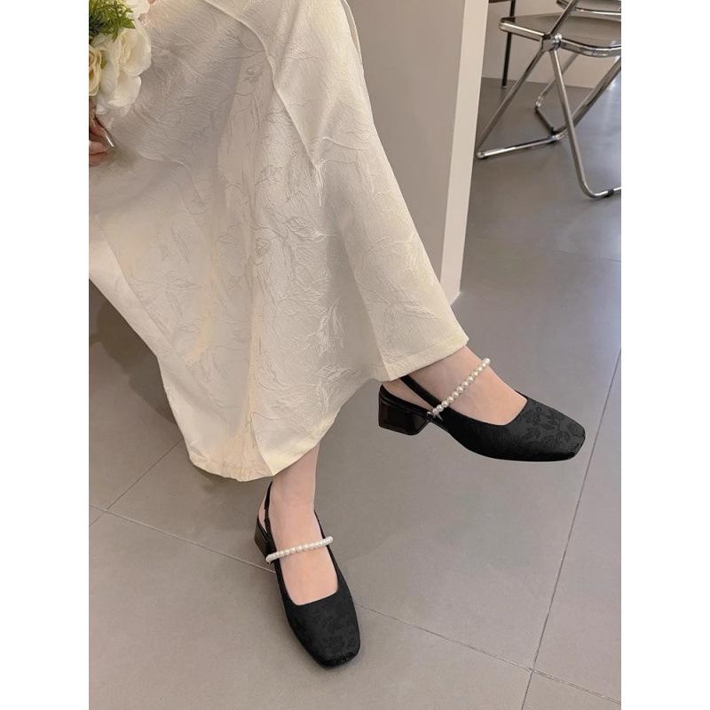 Guofeng Neue Chinesische Stickerei Perle Baotou Sandalen Damen 2025 Neu Dicke Ferse Mittelhohe Ferse Eckiger Kopf Fee Einzelne Schuhe Damen