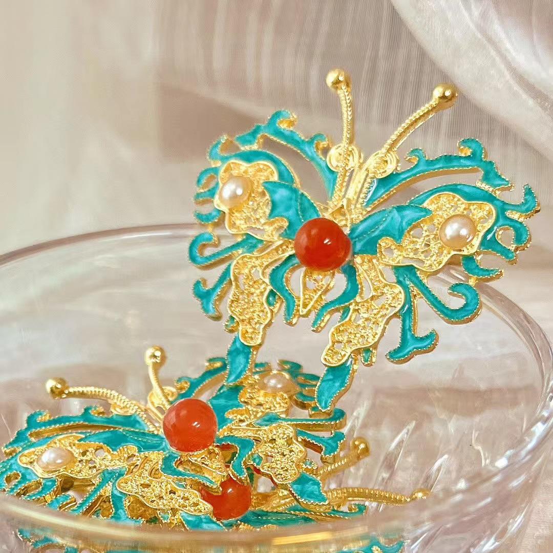 Vintage Natural Nanhong Butterfly Brooch Autumn And Winter