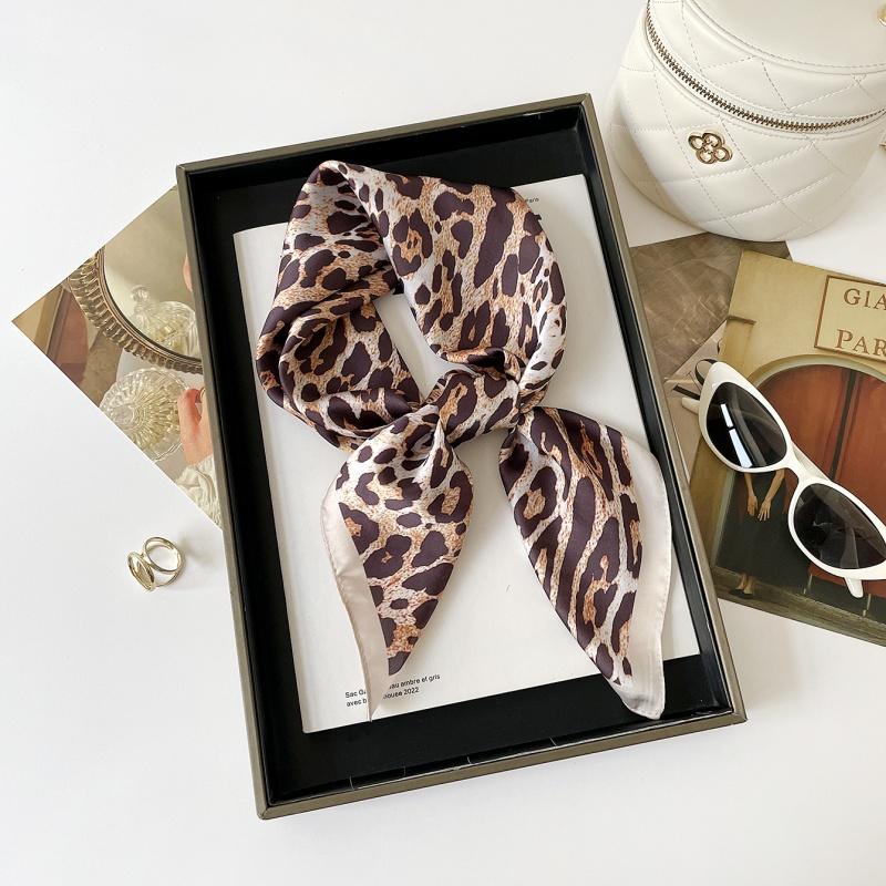 Fashion Square Silk Scarf Classic Leopard Print Hijab UV Protection Sun Shawl Bandana Multi-use Headscarf for Beach Vacation