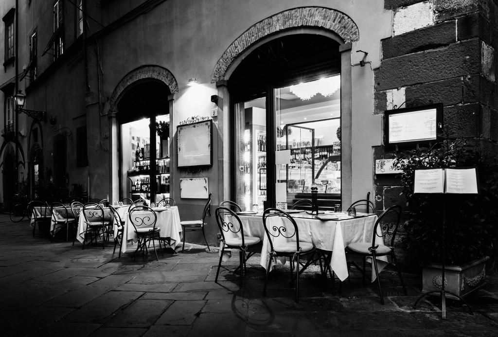 Photomural Italian Street Structural Vinyl 208x146
