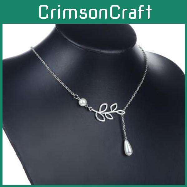 Elegant Pearl Drop Leaf Necklace In Alloy For Fashionable Women And Trendy Styles