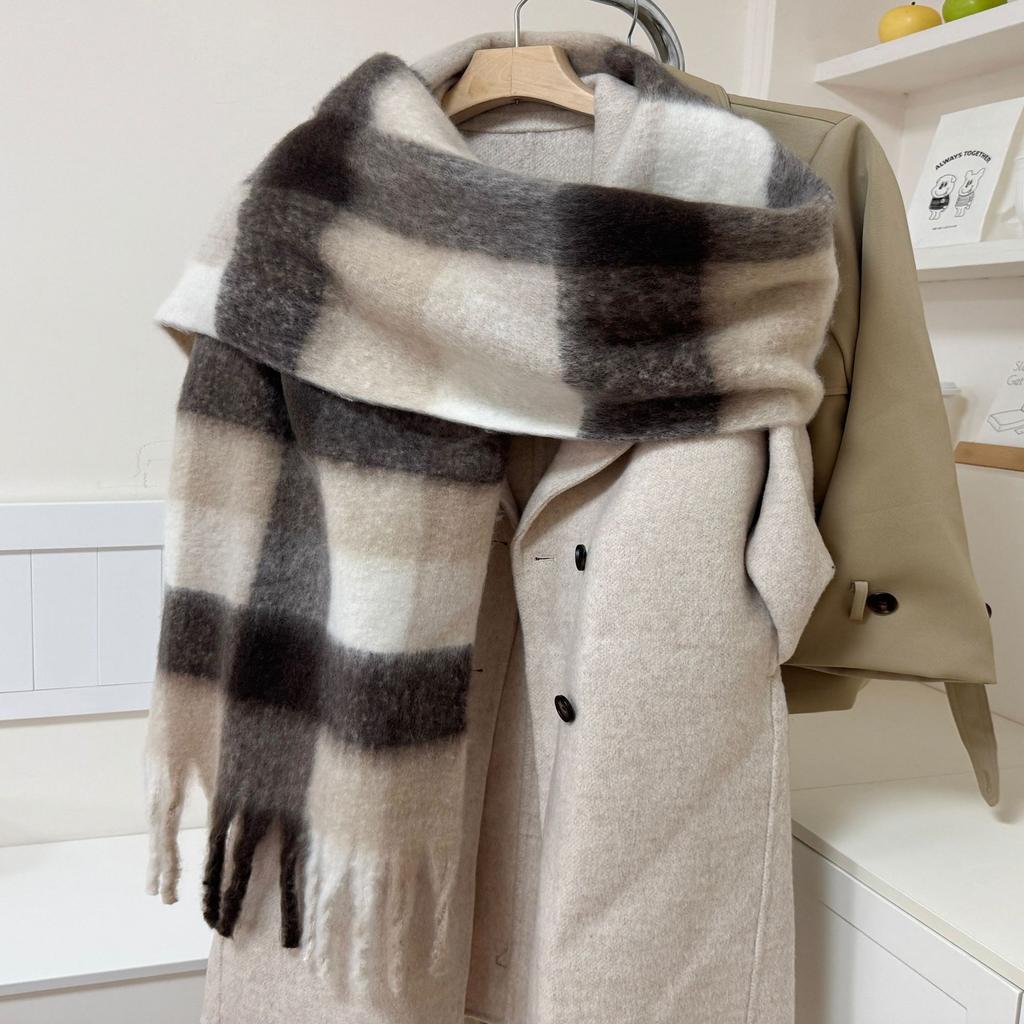 Autumn and winter new blue and white plaid scarf female mohair thickened warm Korean atmosphere couple scarf advanced sense