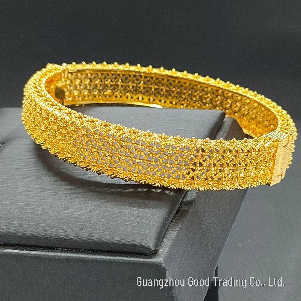 24k Gold Carved Buckle Bracelet: Fade-Resistant Women's Middle East Dubai Jewelry In Vietnamese Sand Gold