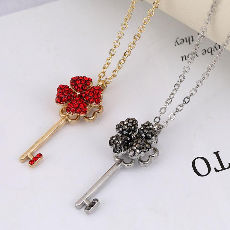 2021 Fashion Rotating Four-Leaf Clover Necklace Rotating Small Windmill Key Collarbone Chain For Women