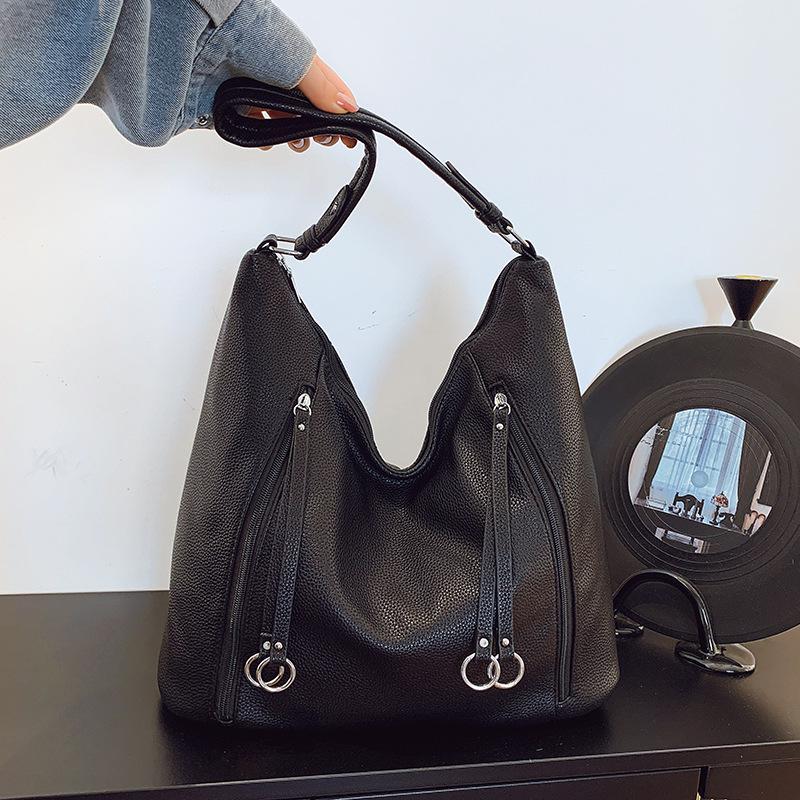 2025 Winter Retro Fashion Large Capacity Women's Crossbody Handbag