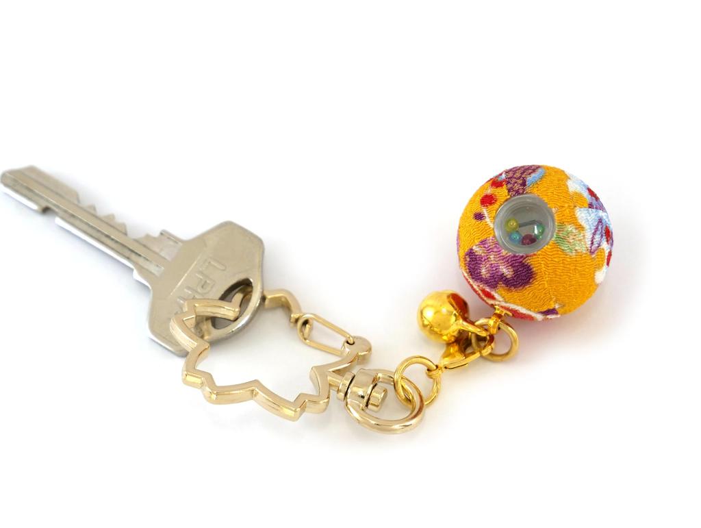Hana Chirimen Kaleidoscope Japanese Pattern Chirimen Keychain with Bell Made in Japan Souvenir [ZOON] (Yamabuki)