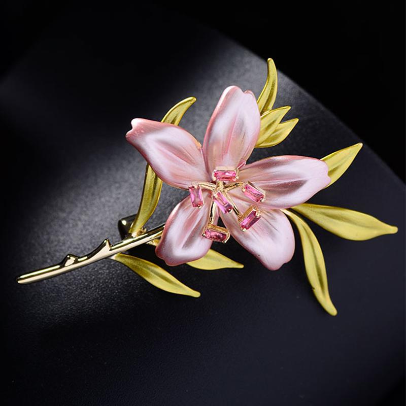 

Женская брошь в элегантном дизайне «легкая роскошь», брошь в виде цветка лилии с масляной каплей, модная и универсальная, нишевый дизайн