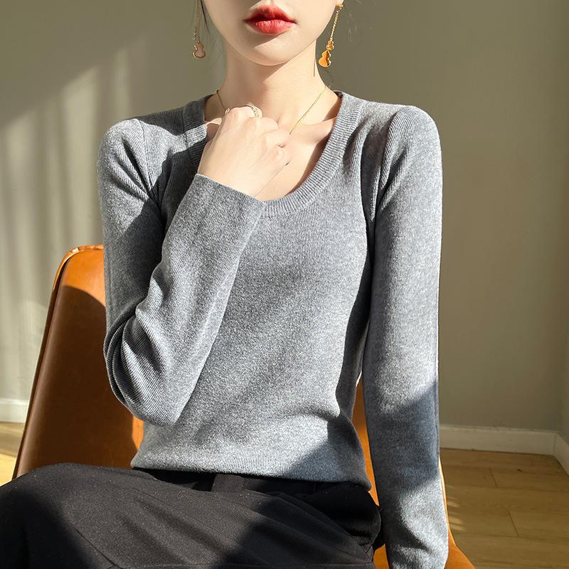 Fashion autumn and winter bottoming shirt, female slim-fit wool knitted sweater U-neck large neckline leaking collarbone low-neck sweater