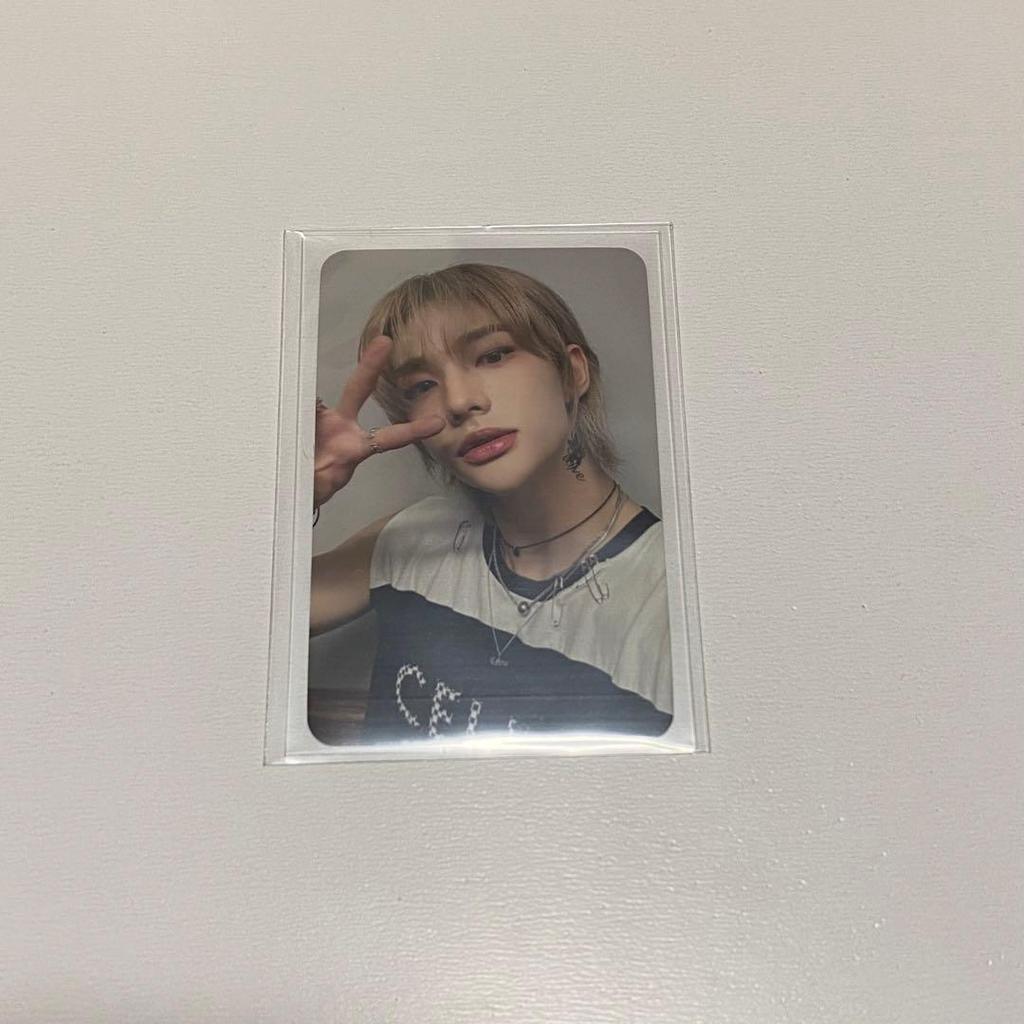 [USED] Straykids Hyunjin Trading Card Maxident Shopee