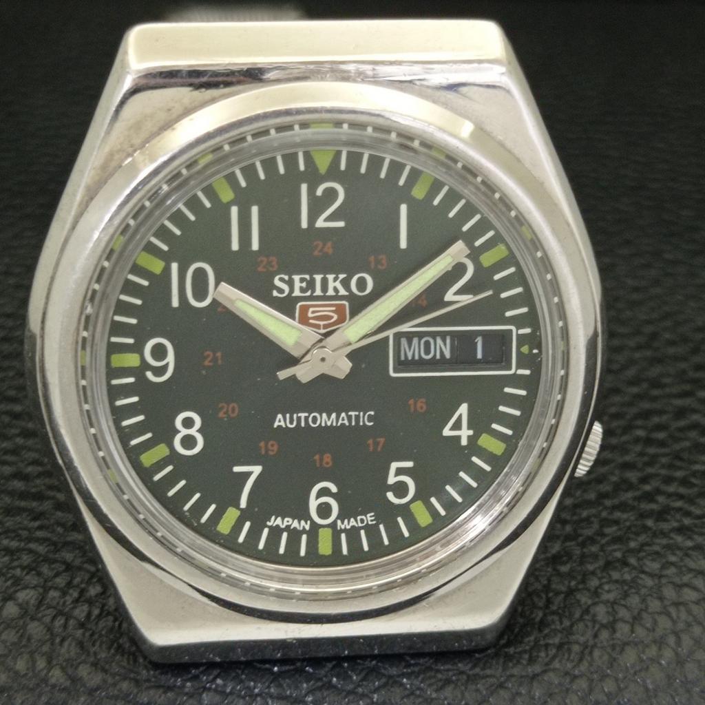 Seiko 5 AUTOMATIC JAPAN 7009A MENS VINTAGE GREEN COLOR DIAL WATCH A701323-5 R206a-a701323