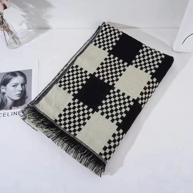 2024 British Checkered Women's Winter Scarf: Versatile Student & Couple Shawl