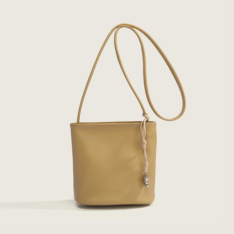 Versatile Small Bag Women'S Tide Spring And Summer Fashion Simple Messenger Bucket Bag Casual Commuter Bag