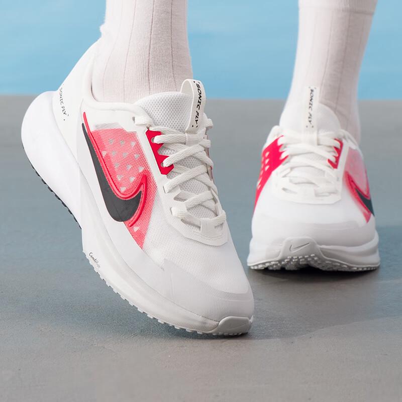 Nike Women's Sonic Fly Casual Shoes