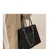 Korean Version of Black Printed Bag Women's Fashionable Commuting Retro Handbag Early Spring Casual Chain Tote Bag