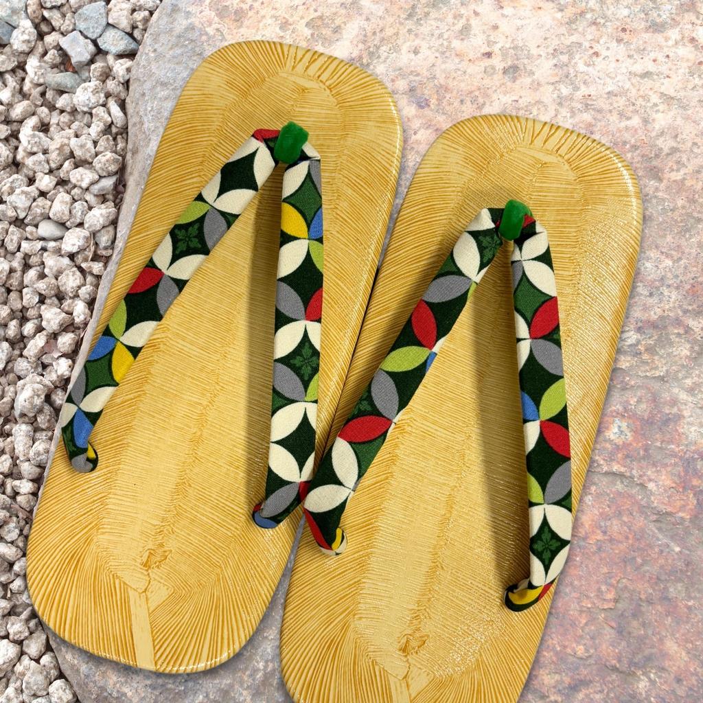 Sandales Geta Edoten, Fabriquées au Japon, Semelle Tatami Jaune, Bride à Motifs, Shippo Vert, Taille LL