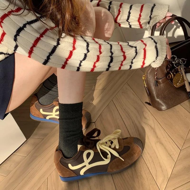 Mode 2025 Damen Freizeitschuhe Mode Bequem Leichte Damenschuhe Schlicht Kreuzgebunden Vulkanisierte Schuhe Rutschfeste Sneaker