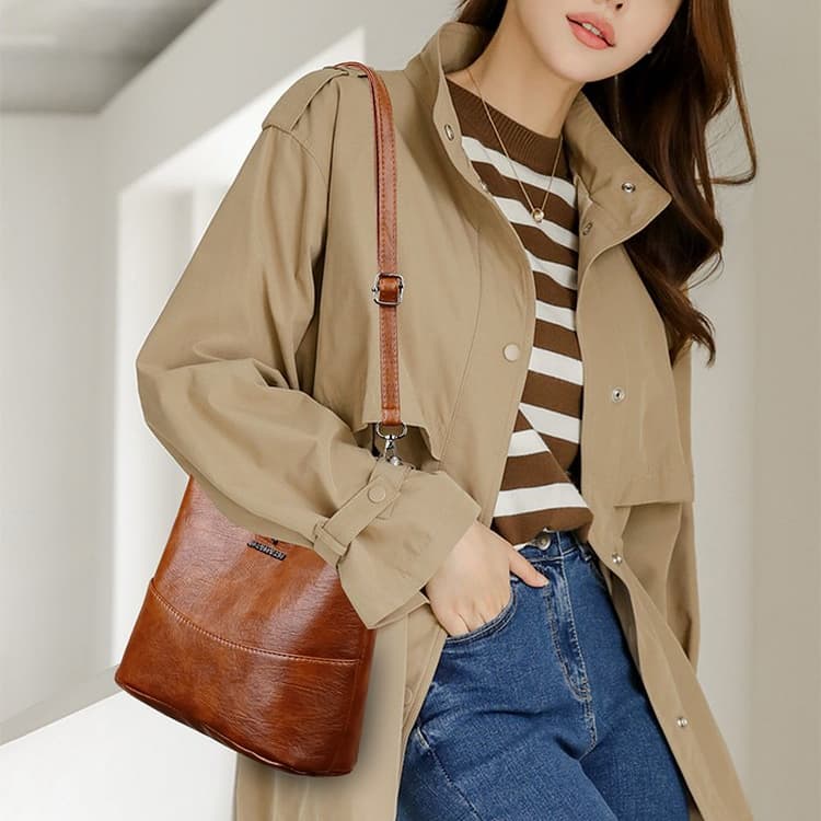 Retro Large-capacity Women's Shoulder Bag Diagonal Span Bag
