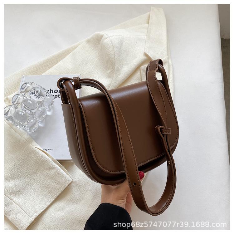 2025 new fashion retro small square bag women's bag high-end niche design messenger bag commuter shoulder Ma'an bag