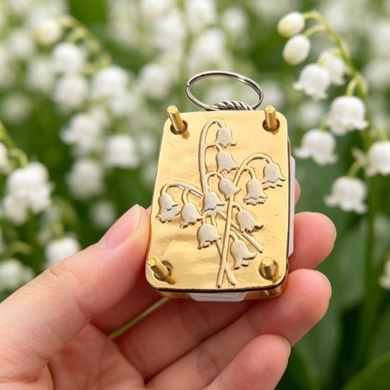 Mini Blomsterpresse Nøglering Metal Bærbar Mikroblomster Tørrepresse Sæt med 20 Papir Håndlavet Blomsterbevaringsværktøj til Vandreture