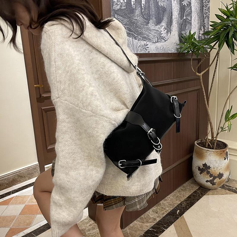 Stylish Black And Brown Winter Shoulder Pillow Bag With Large Capacity And Chic Design