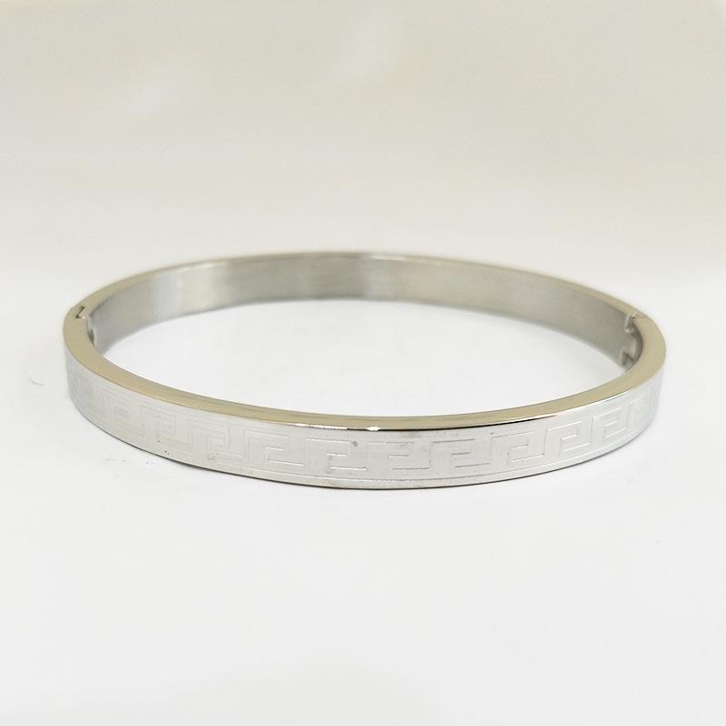Three-Color Striped Titanium and Stainless Steel Bracelet, Vacuum-Plated. серебряный