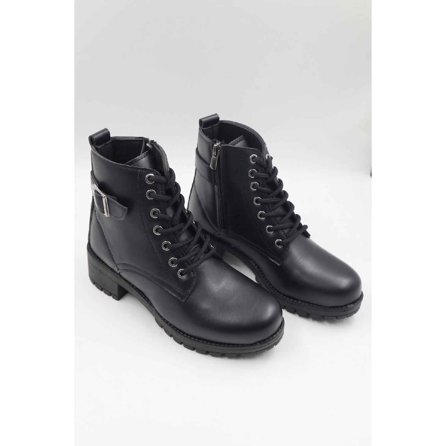 

Женские кожаные длинные повседневные ботинки черного цвета