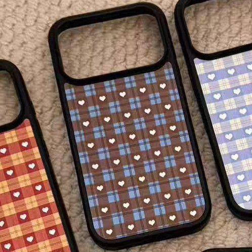 Color plaid love Apple 11promax mobile phone case 11pro plaid large hole black edge glass anti-drop simple