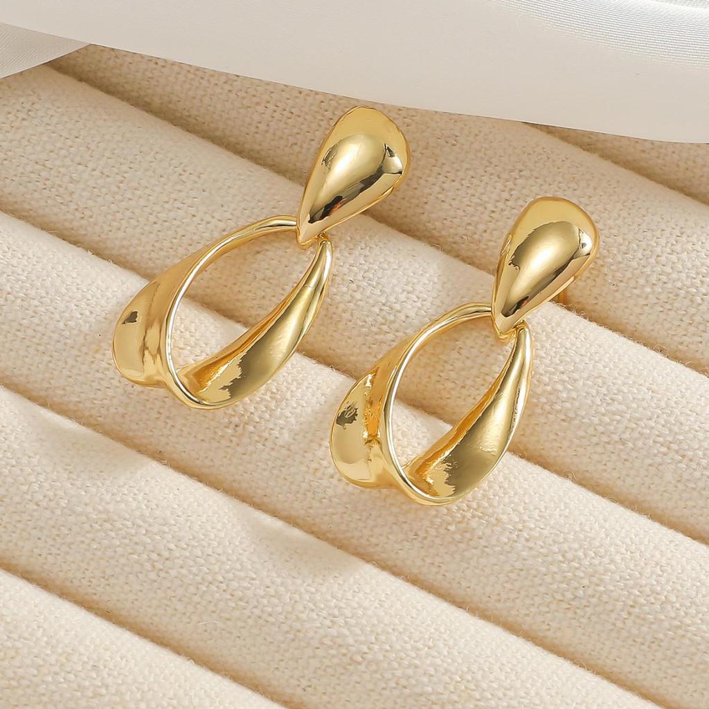 Pince à Oreilles Minimaliste Écologique en Forme de Larme