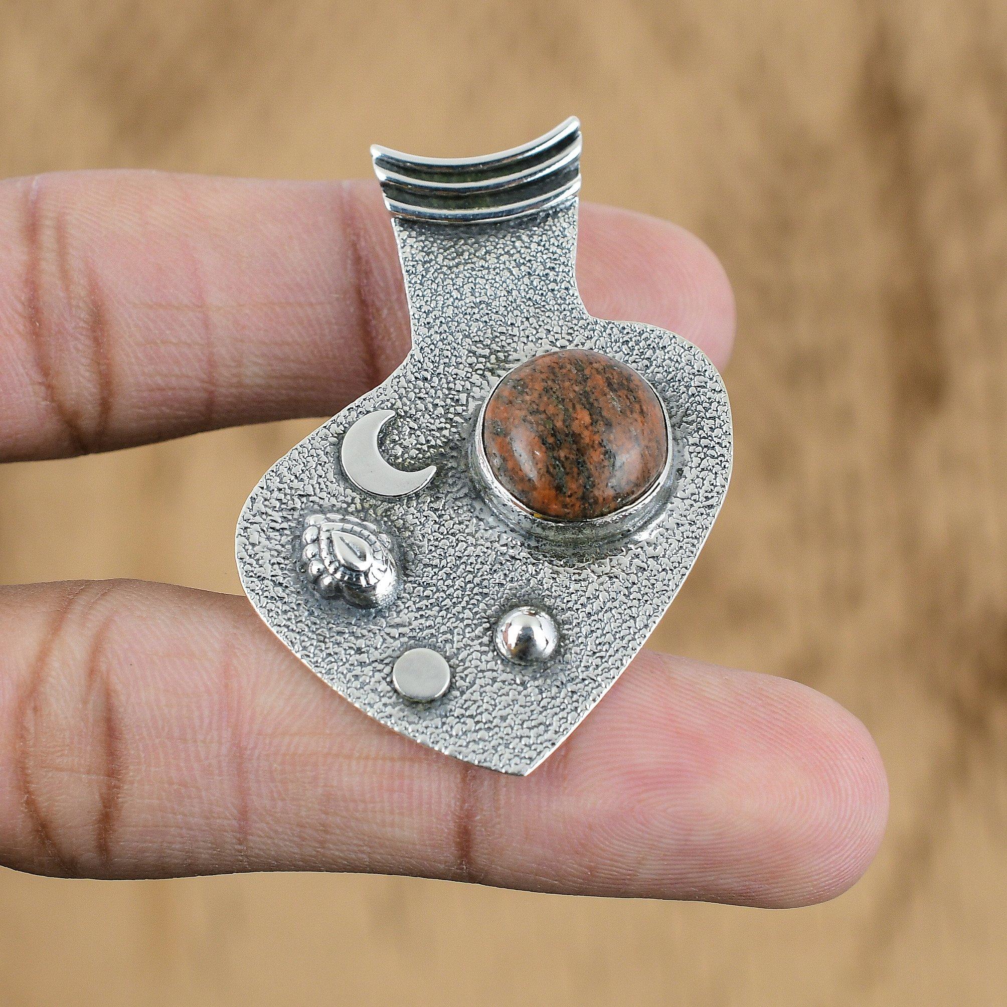 

Natural Grass Garnet Gemstone Jewelry 925 Sterling Silver Pendant For Girls