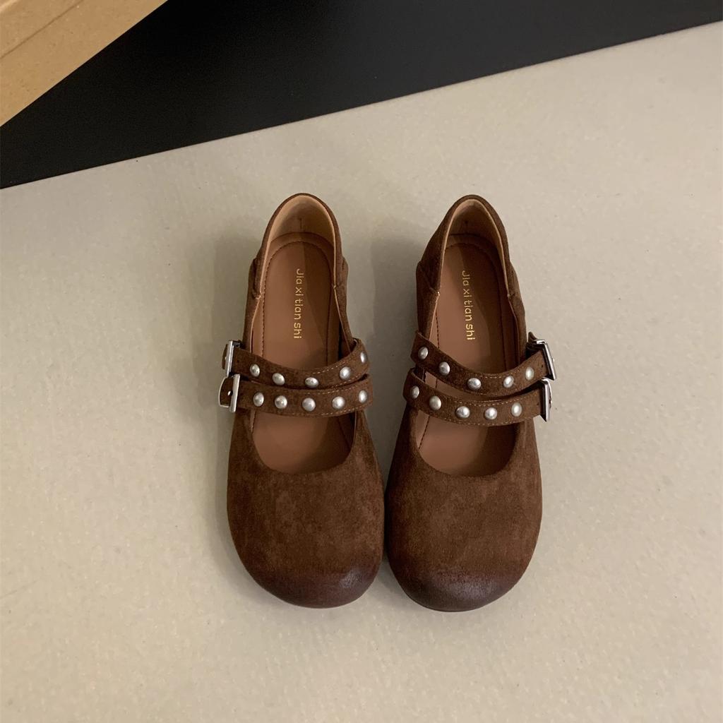 Innere Erhöhungsnieten, Nischendesigngefühl, flache Mary Jane Schuhe aus Wildleder mit doppelreihiger Knopfleiste für Damen 2025 neu retro