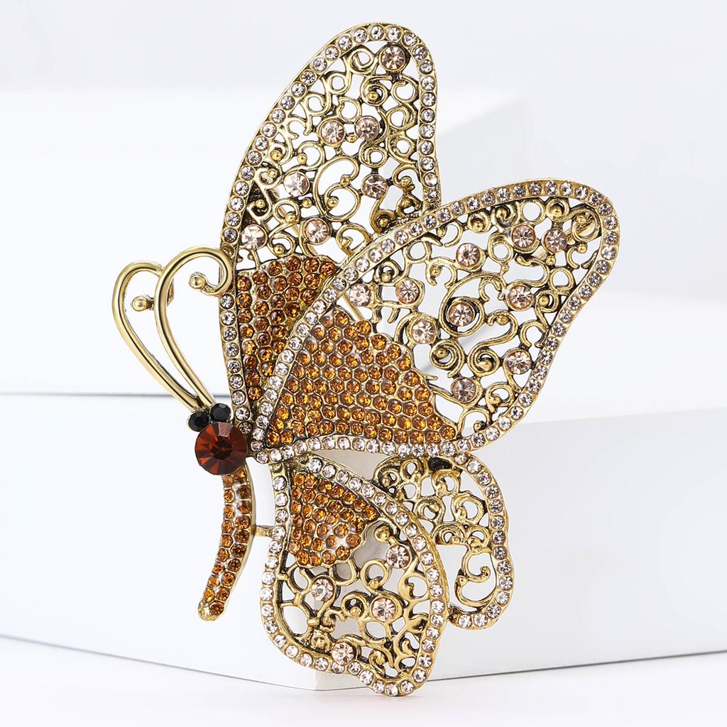 Luxury Rhinestone Butterfly Brooches for Women Unisex Pearl Insect Pins Event Party Gift Backpack Decoration Clothes Accessories