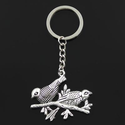 Mode 30mm Schlüsselanhänger Metall Schlüsselanhänger Schlüsselanhänger Schmuck Antik Silber plattiert Elster Vogel Stand Zweig 42x49mm Anhänger
