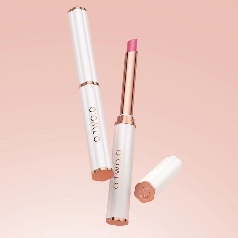 O.TWO.O - Lip Balm Plumper - 4 Colors