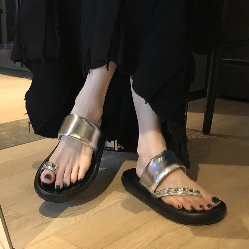Internet Celebrity Cool Slippers Fairy Summer Wear Ins Tide 2025 New Fashion Out Explosion Platform Beach Shoes
