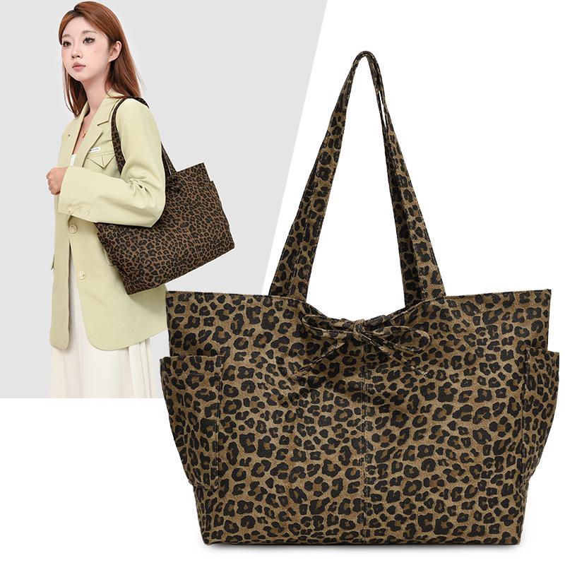 

2025 Winter Leopard Print Casual Shoulder Bag коричневий