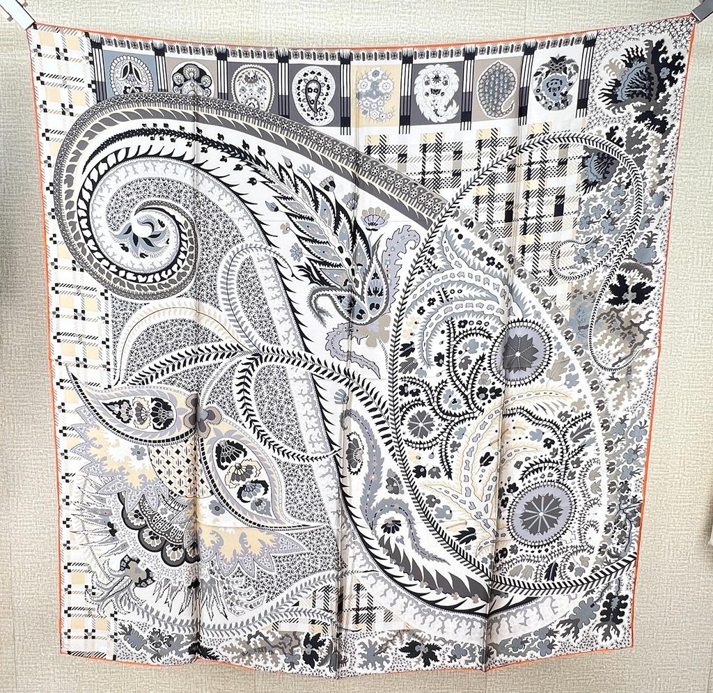 

High-End Gray And White Silk Silk Scarf Women S Large Square Scarf Thin Versatile Sunscreen Mulberry Silk Scarf Shawl Dual-Purpose 108X108CM